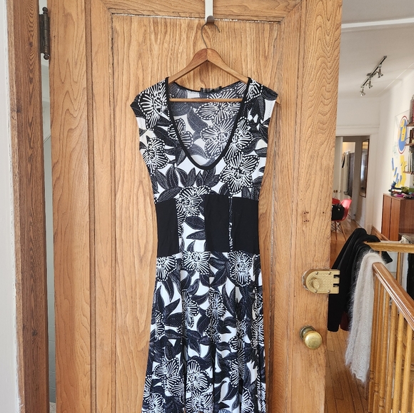 Stretch easy going sexy flatering dress - Picture 3 of 5